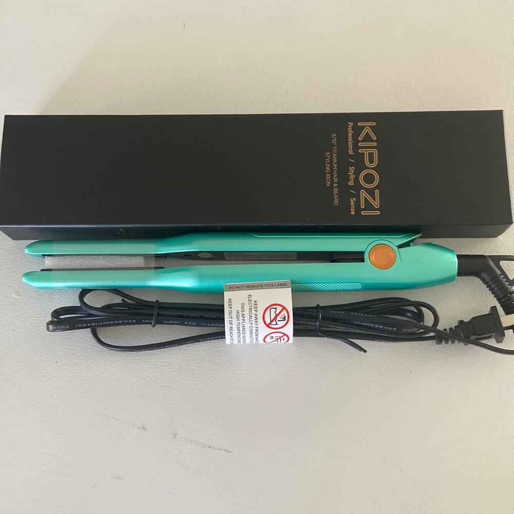 Kipozi 3/10” titanium hair and beard styling iron.